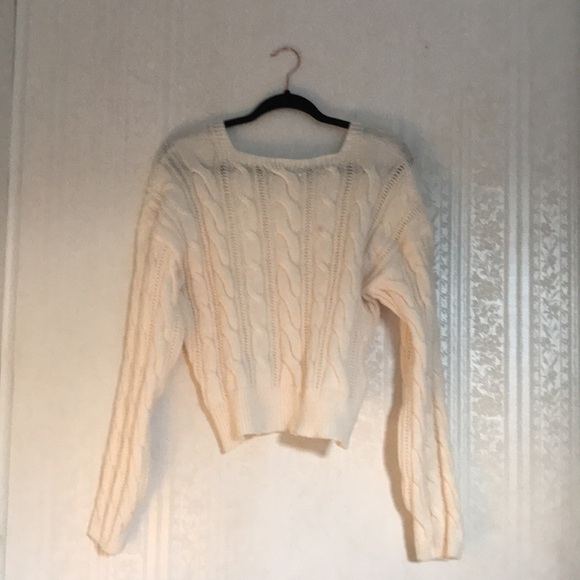 Large beige crop top sweater - Picture 2 of 4